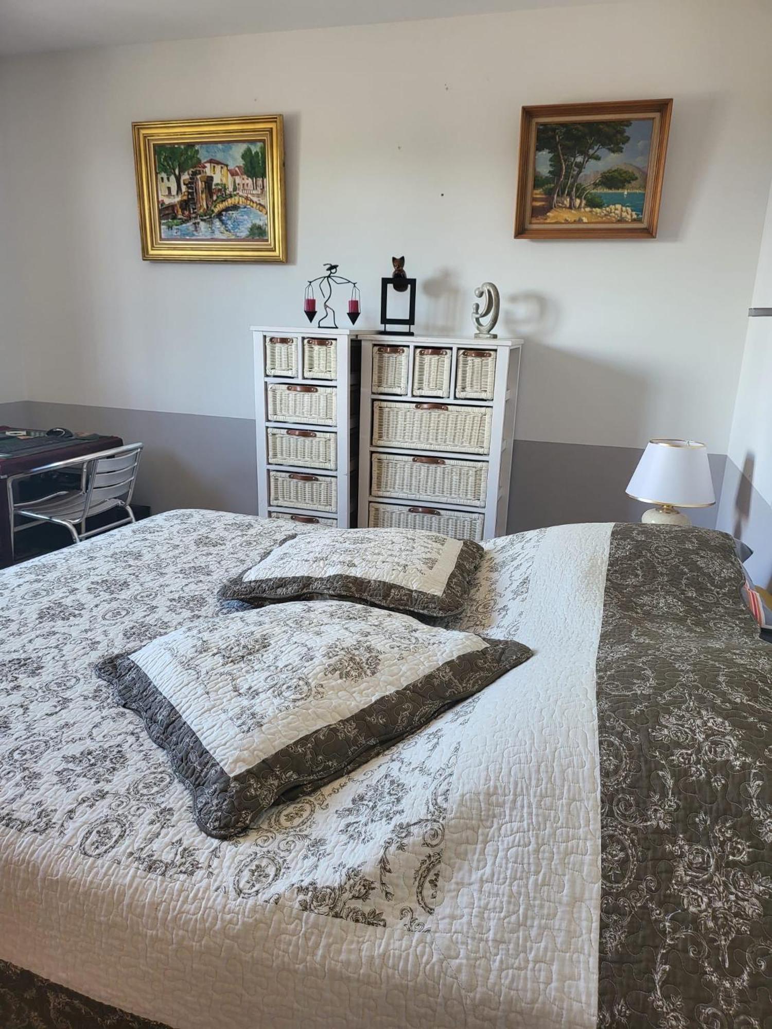 Appartement Standing Bord Sorgue リル・シュル・ラ・ソルギュ エクステリア 写真